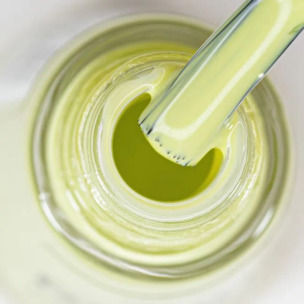 Esmalte Risqué Cremoso On E Roteando 8ml - Verde - Nosso Metaverso